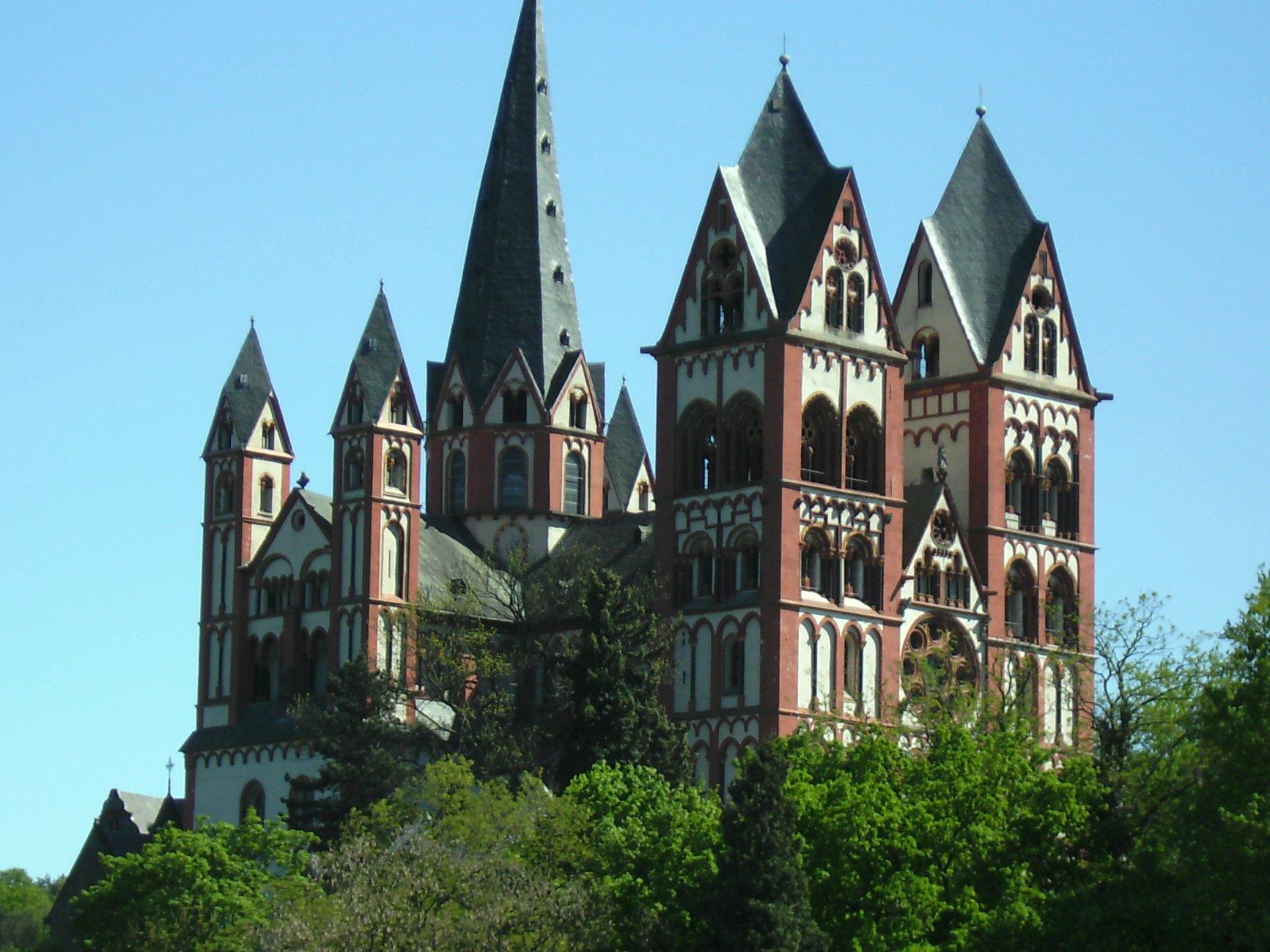 Limburg_Dom_voll_2.JPG
