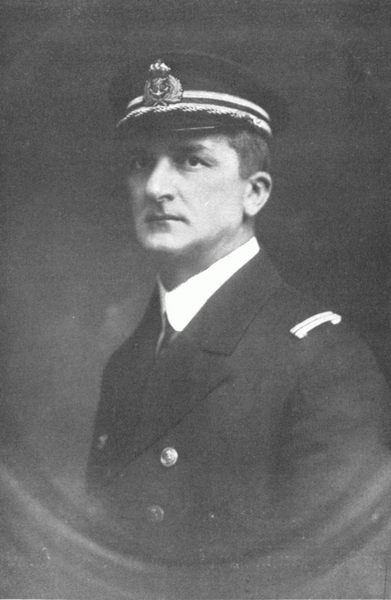 Linienschiffskapitän_Nikolaus_Horthy_von_Nagy-Banya_1915_C._Pietzner.png