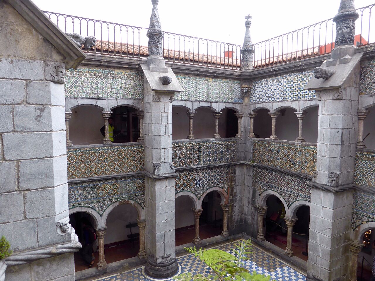 Lisbon_holiday_(18810900915).jpg