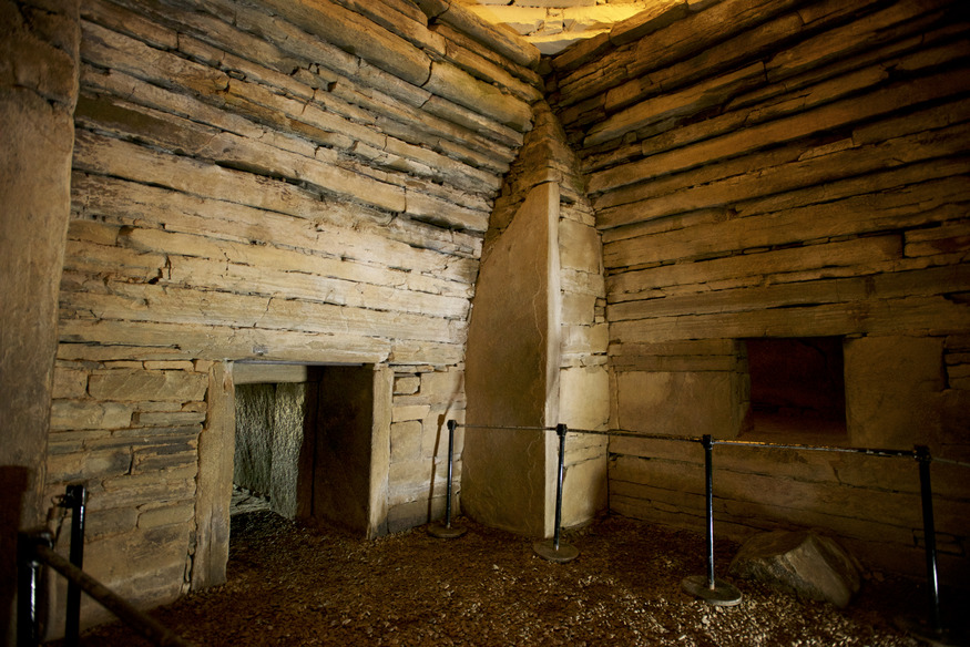 Maeshowe-rsz-HES-inside.jpg