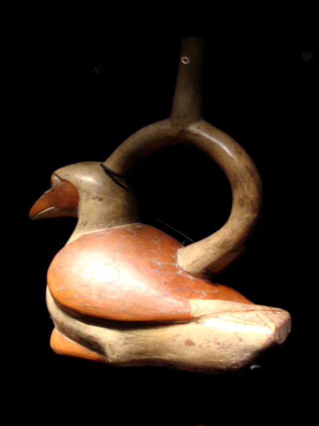 Moche_bird_ceramic_Quai_Branly_71.1943.10.21.jpg