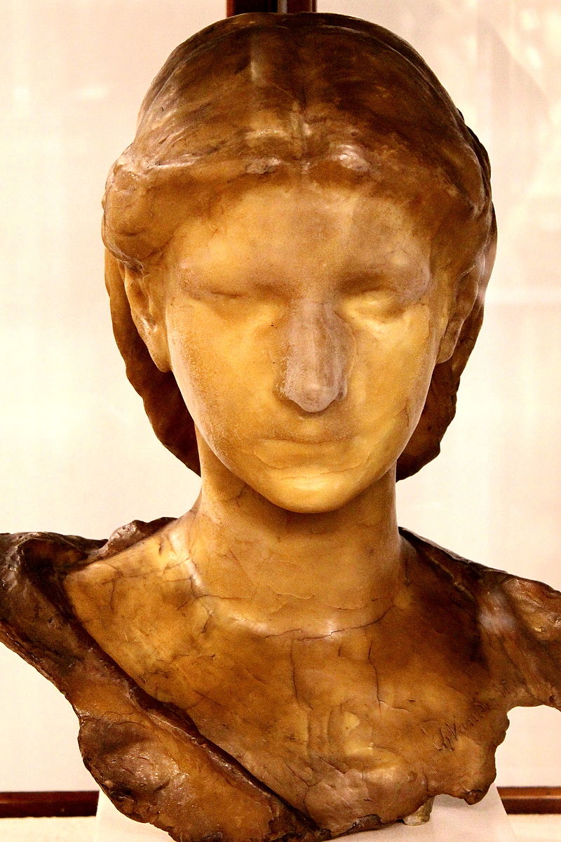 Musée_Cinquantenaire_Buste_jeune_femme.jpg