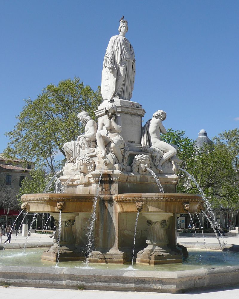 Nîmes,esplanade_Charles_De_Gaulle,fontaine_Pradier2.jpg
