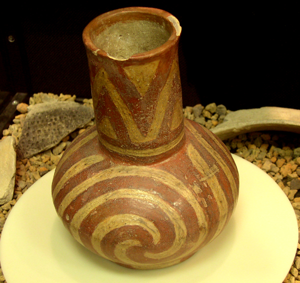 Parkin_Site_pottery_HRoe_2006.jpg