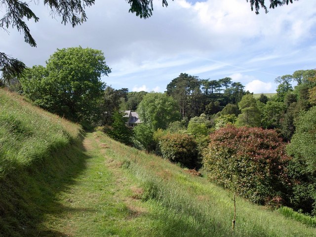 Path_at_Coleton_Fishacre_-_geograph.org.uk_-_2427495.jpg