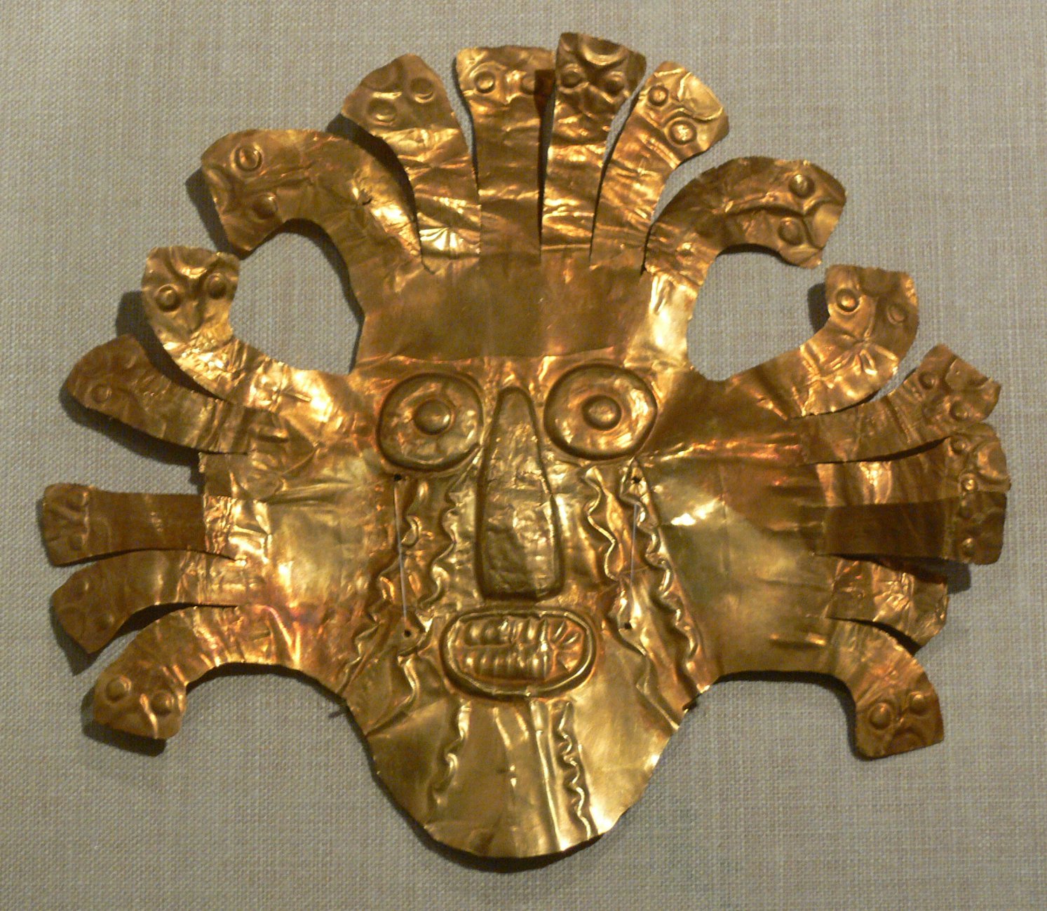 Peru_Nasca_Headdress_ornament_DMA_1976-W-531.jpg