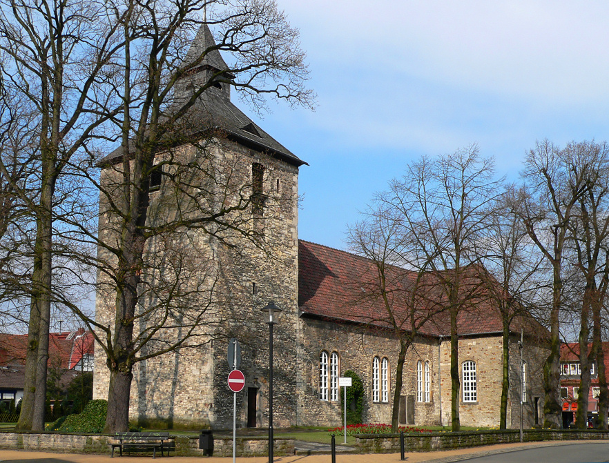 Petrus_Kirche_Vorsfelde_Seite.jpg