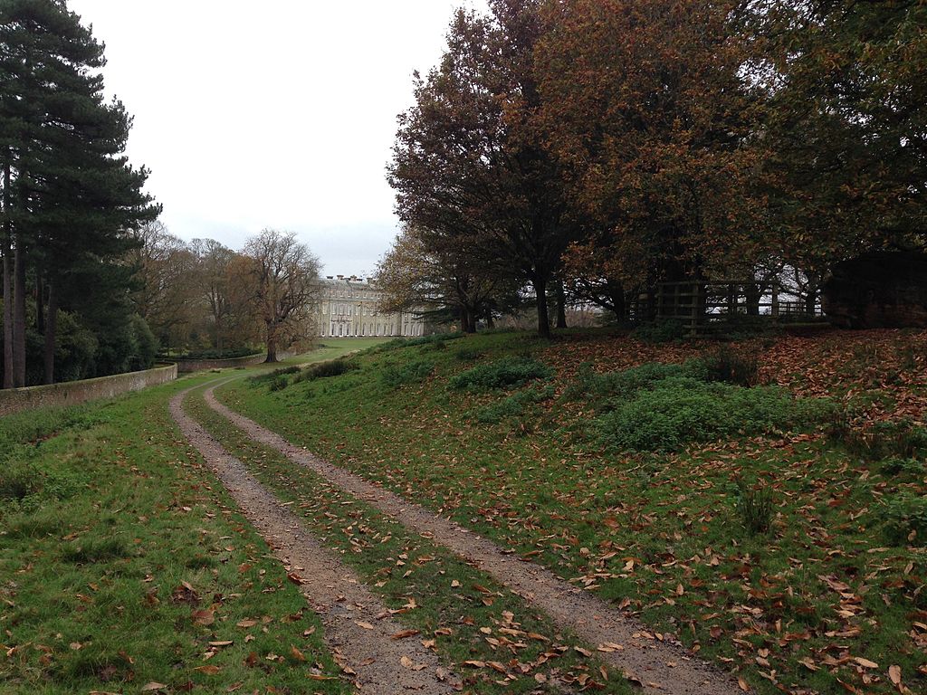 Petworth_House_road.jpg