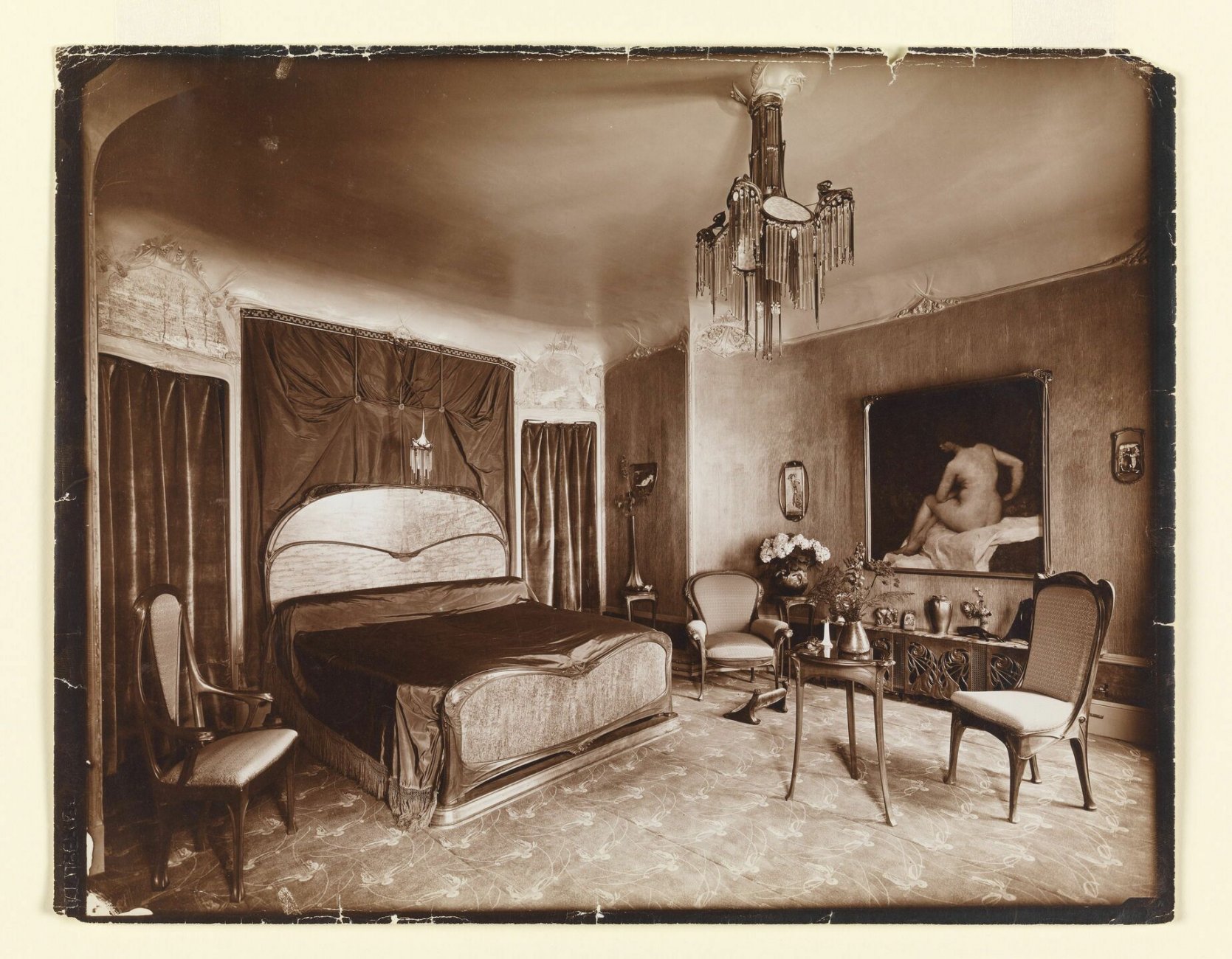 Photograph,_Mme_Guimard's_Bedroom,_Hotel_Guimard,_).jpg