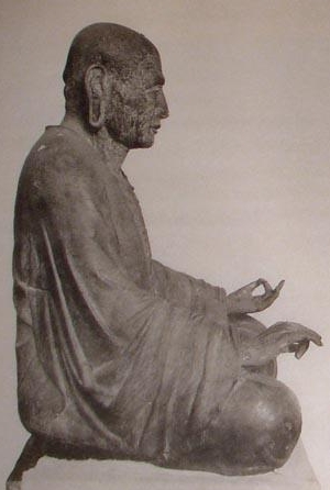 Priest_Gien_Oka-dera_side.jpg