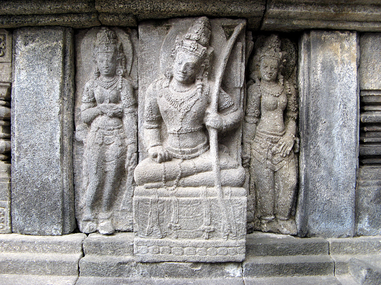 Rama,_from_Candi_Prambanan_1087.jpg
