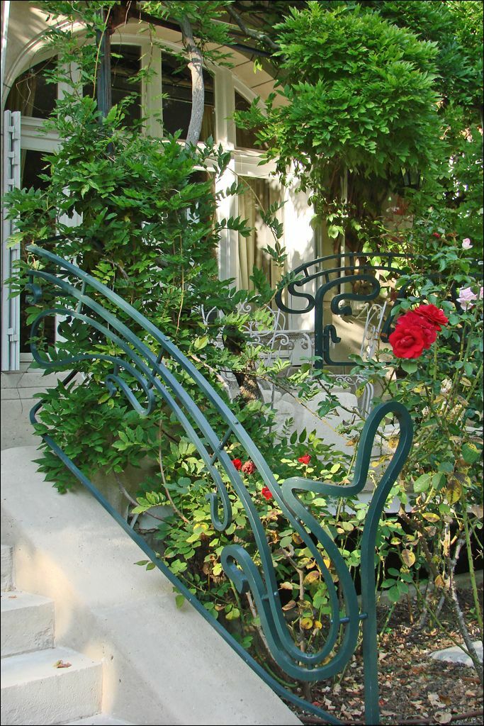 rampe-en-fer-forg-de-la-terrasse-la-hublotire_6193530776_o.jpg