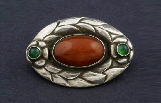 Red-cabochon-sterling-silver-oval-brooch.jpg