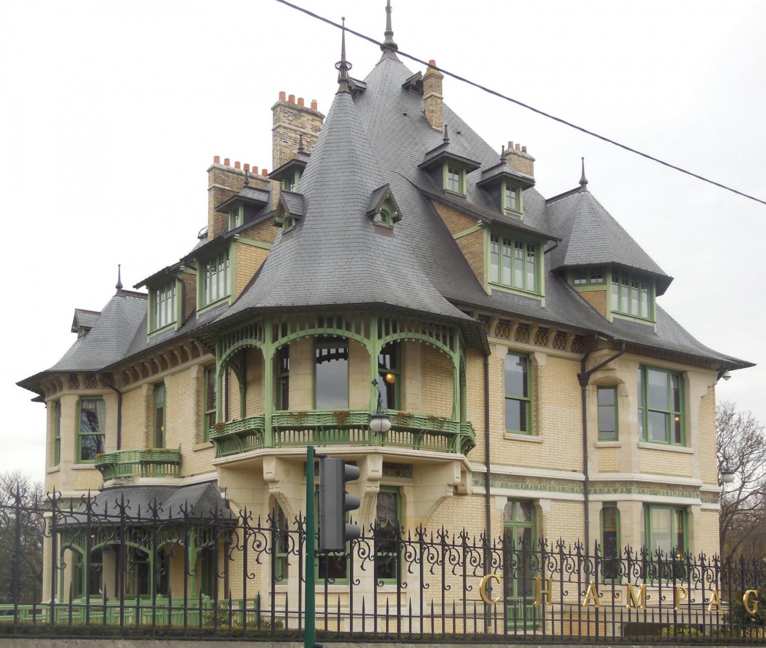 Reims, villa Cochet (Louis Sorel 1904-08, décor Emile Gallé et Louis Majorelle) (1).jpg