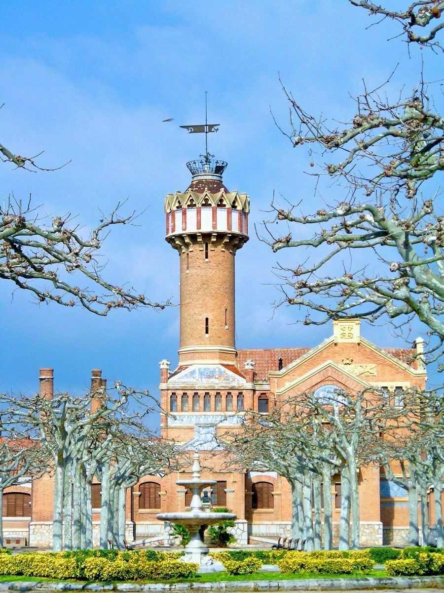 Reus,_Institut_Pere_Mata_-_panoramio.jpg