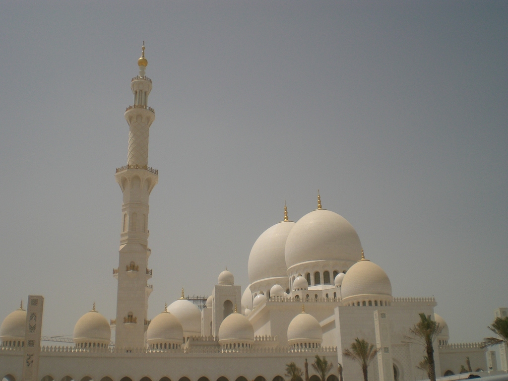Sheikh Zayed Mosque in Dubai.jpg