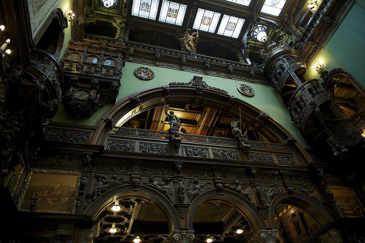 Sinaia_-_Castelul_Peleș_-_interior_2.jpg