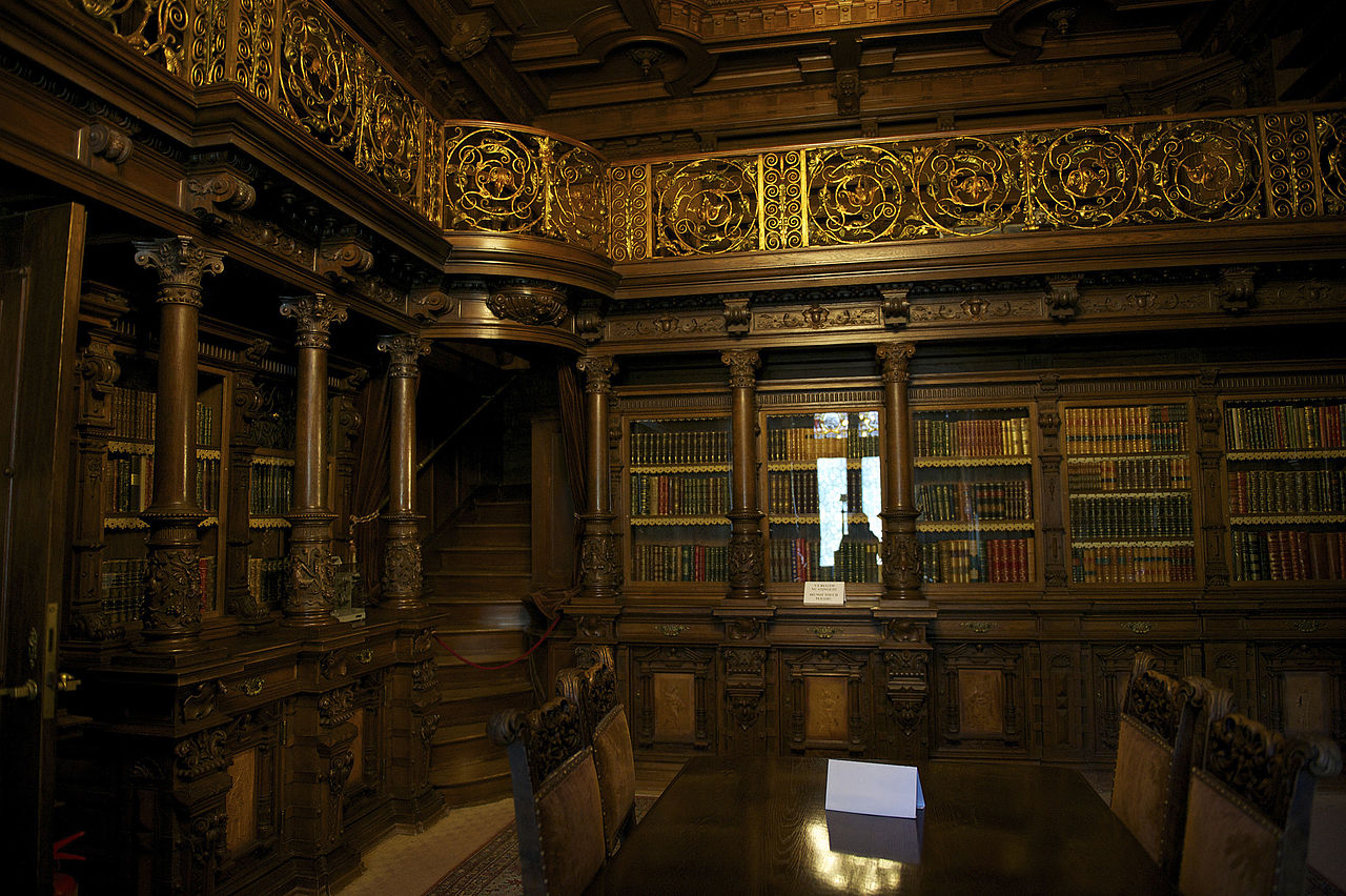 Sinaia_-_Castelul_Peleș_-_interior_8.jpg