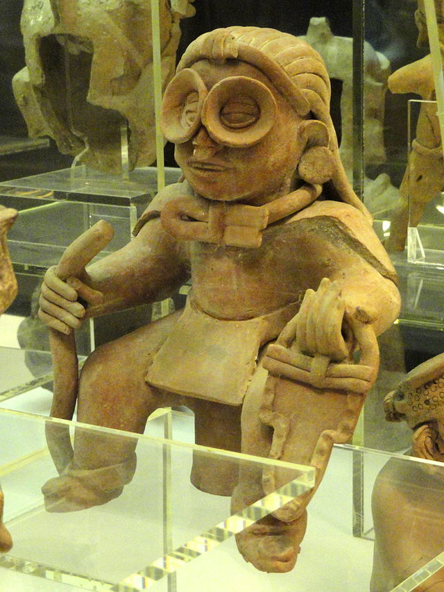 Smiling_figure,_central_Vera_Cruz_-6035.JPG
