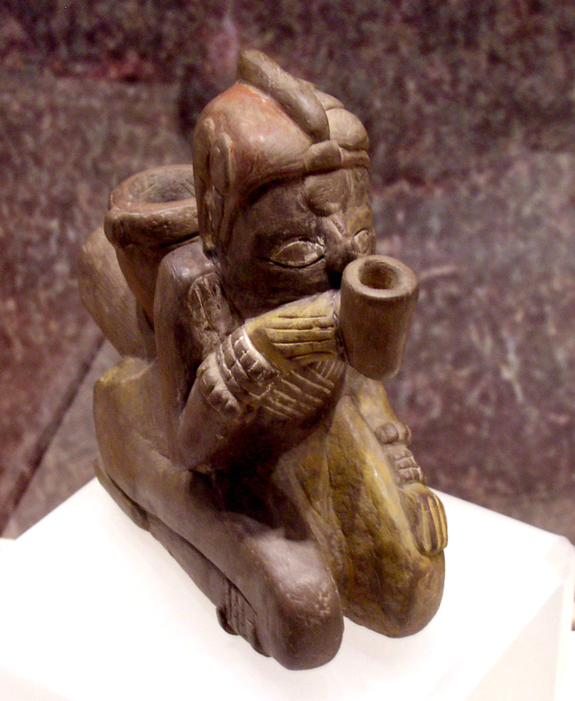 Smoker_effigy_pipe_Spiro_HRoe_01.jpg