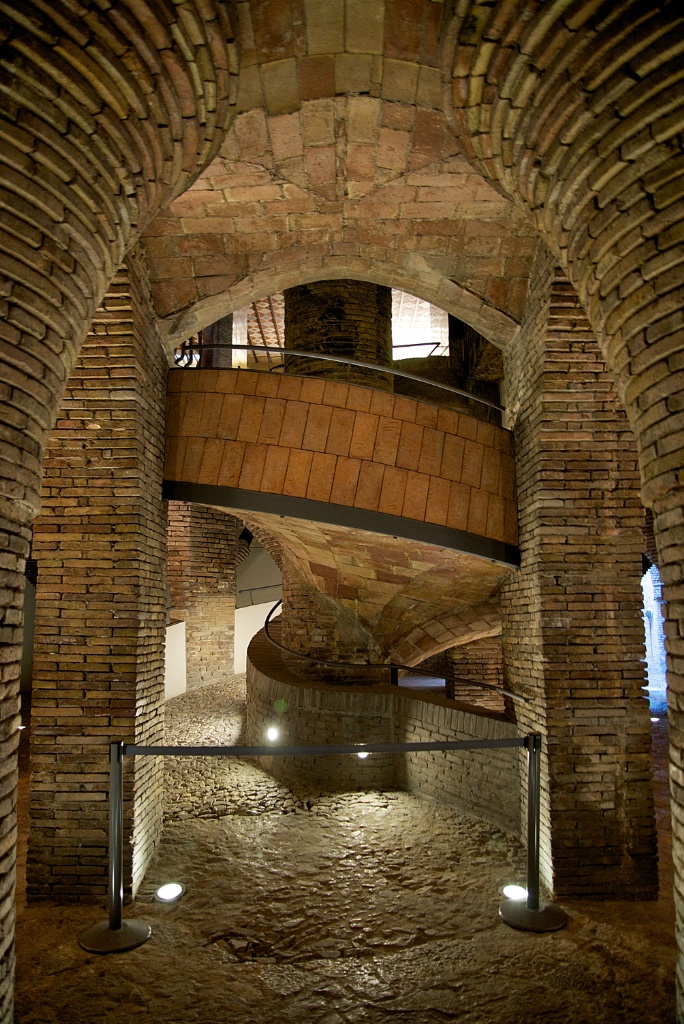 Spiral-Horse-Ramp-Palau-Güell-Barcelona-Spain.jpg