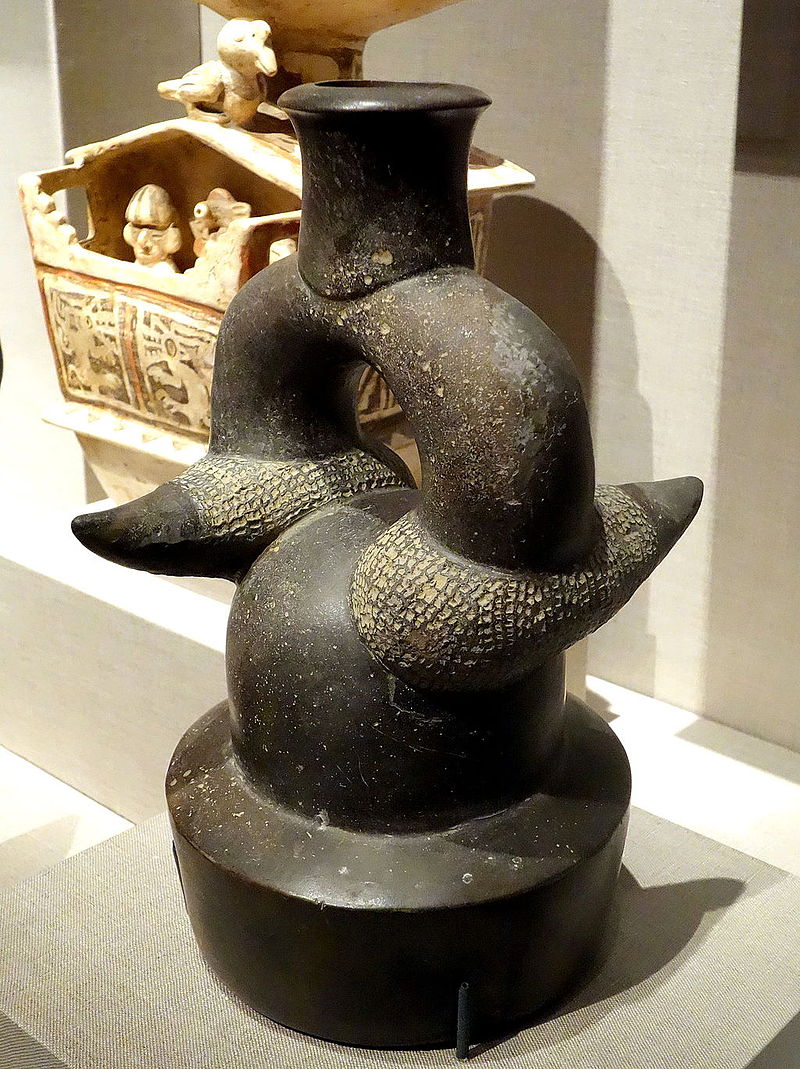 Stirrup-spouted_vessel,_Peru,_Chavin,_900-300_BC,_.JPG