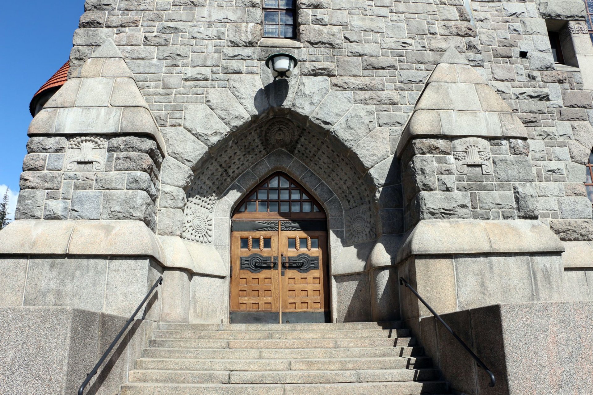 Tampere,_cattedrale,_ext._02.jpg