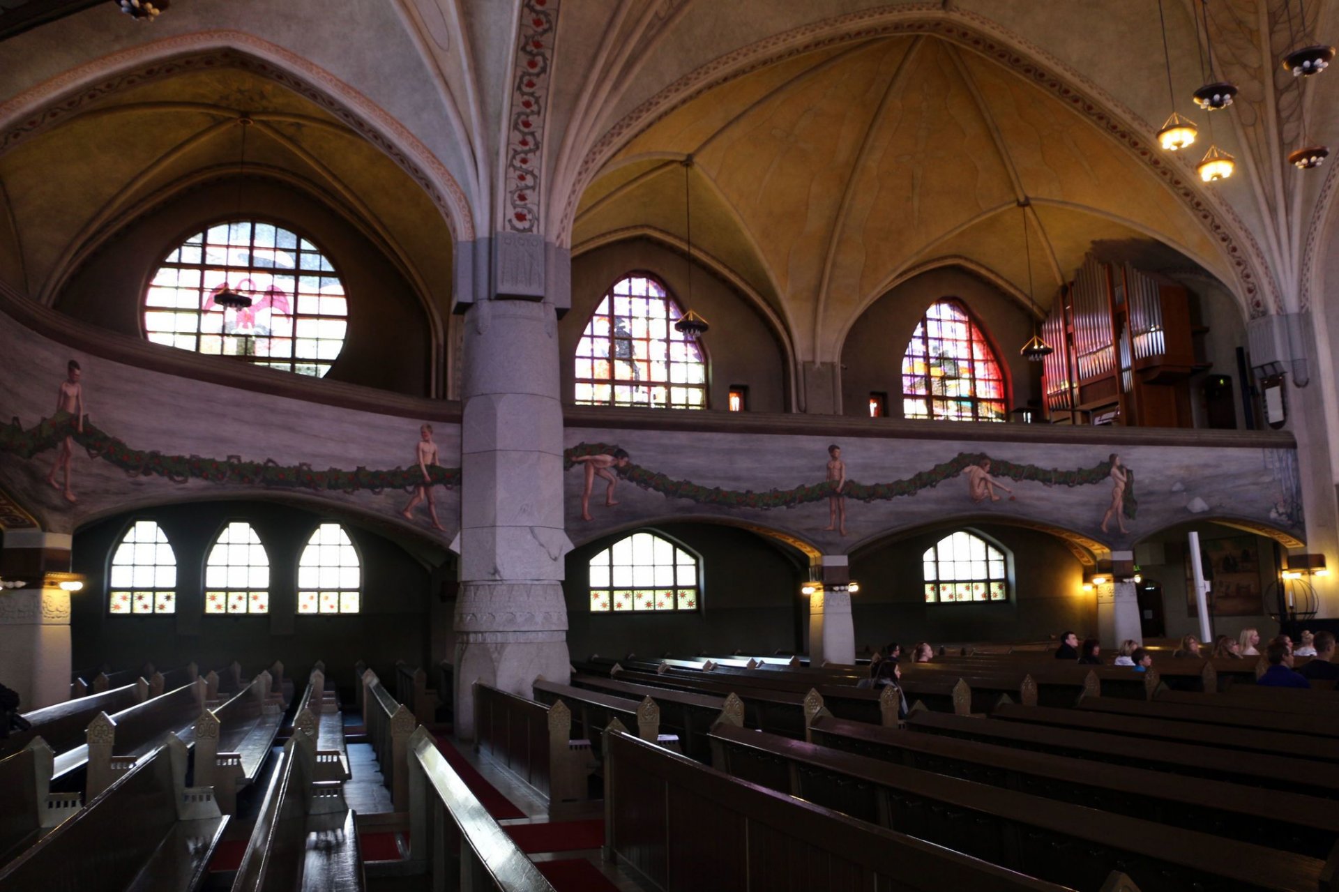 Tampere,_cattedrale,_int._02.jpg
