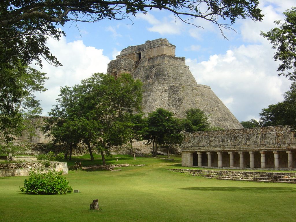 uxmal1.jpg