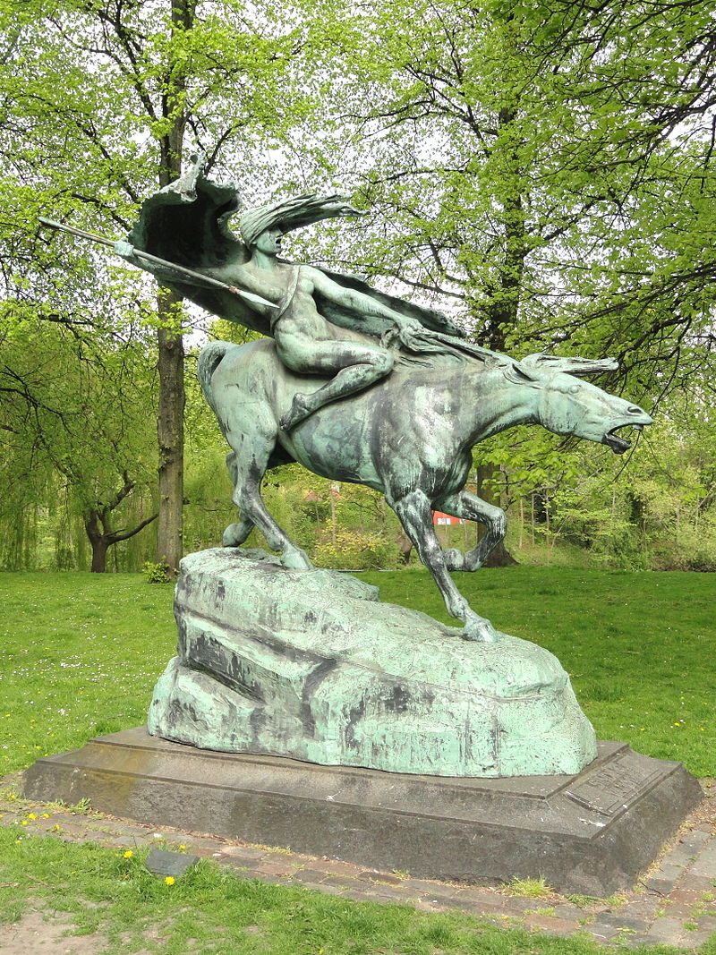 Valkyria_(Sinding),_Copenhagen_-_DSC07168.JPG