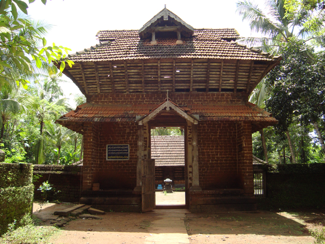 Varikkasseri_Gopuram.jpg
