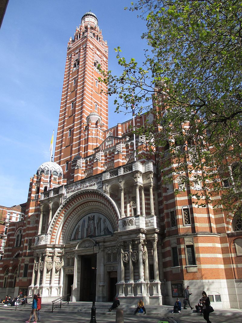 Westminster_Cathedral_from_the_west.jpg