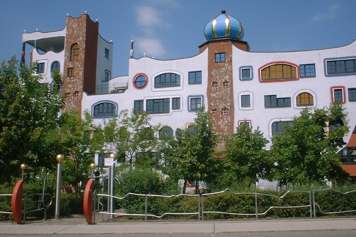 Wittenberg_Hundertwasserschule.jpg