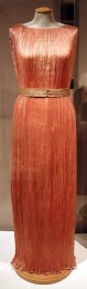 320px-Mariano_fortuny,_tunica_delphos,_1911_(fi,_galleria_del_costume).jpg
