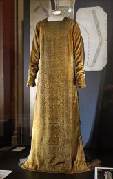 1910_robe_de_Eleonora_by_Mariano_Fortuny_(musée_Galliera,_Paris),_owned_by_Ellen_Terry.jpg
