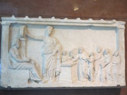 Sacrifice_à_Asclepios_et_Hygie_(Louvre,_Ma_755).jpg